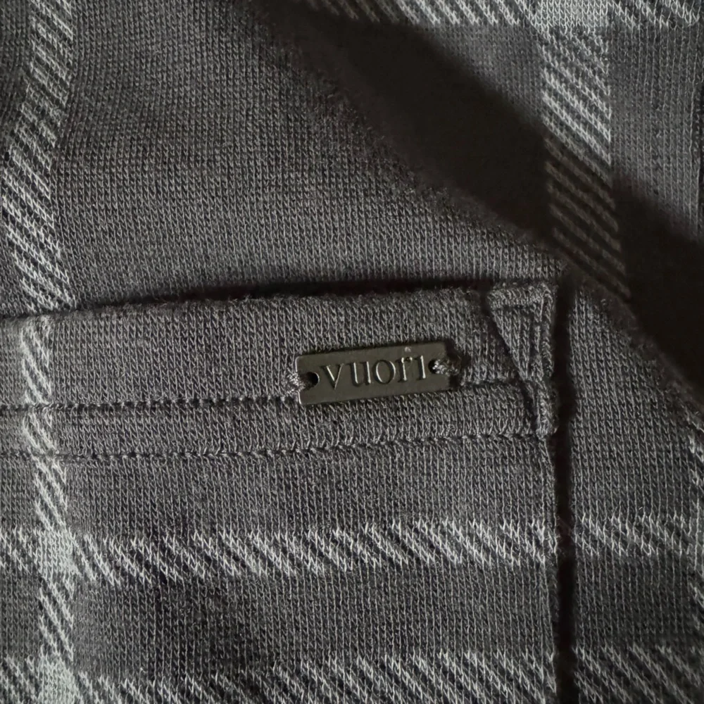 Vuori stylish gray